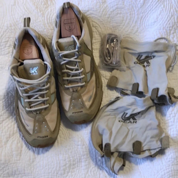 UK Gear PT-03 hot terrain running shoe with free gators and spare laces - Picture 3 of 13